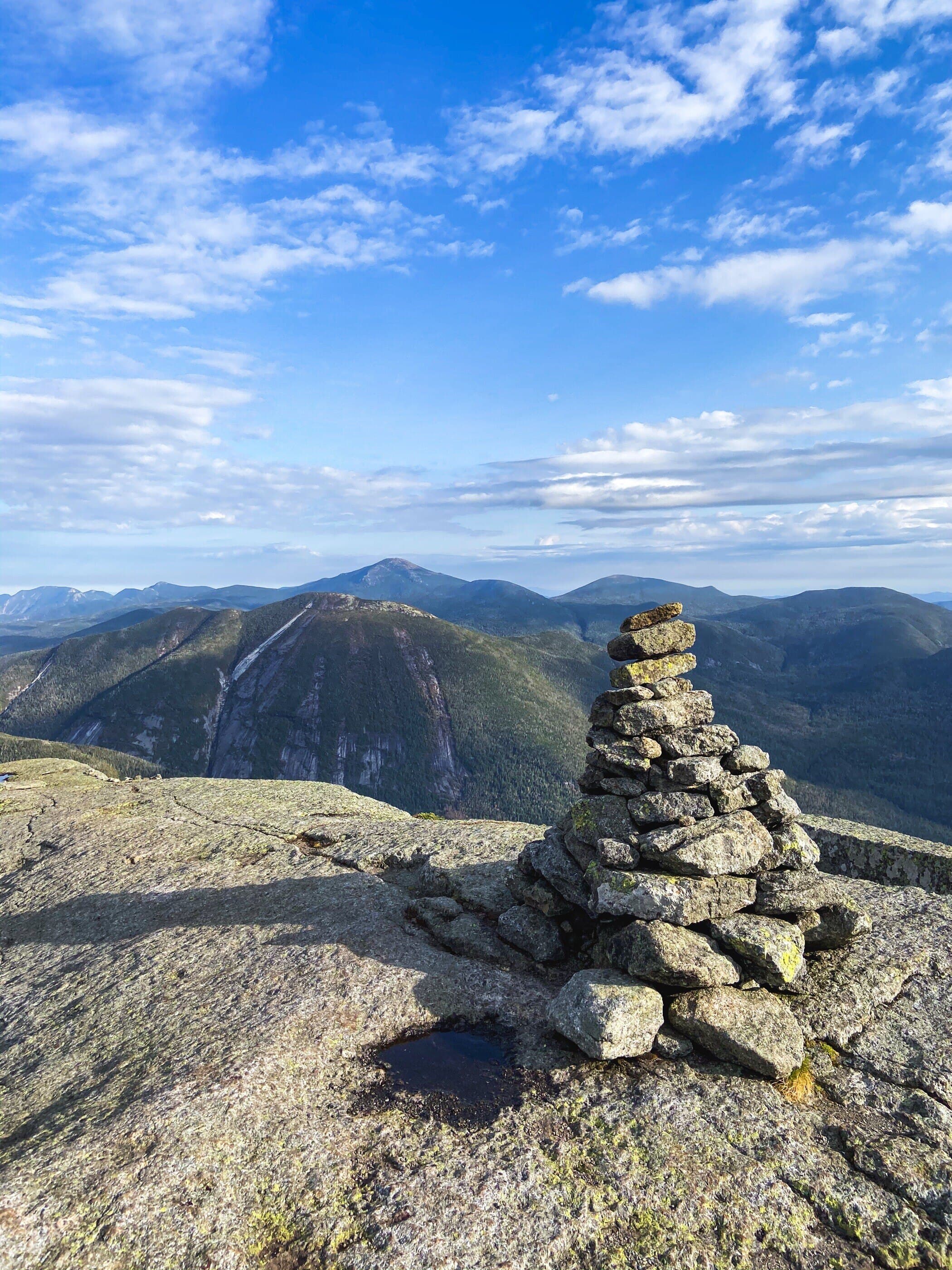 Iroquois Peak scenic background