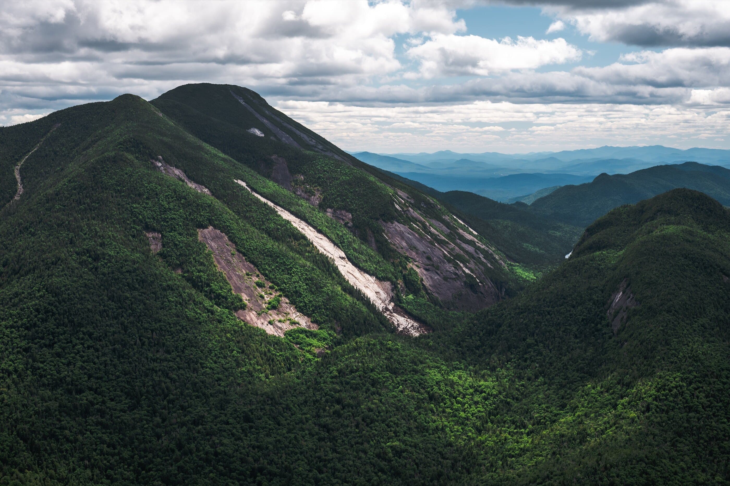 Mount Colden scenic background
